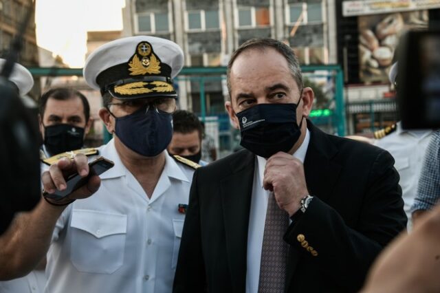 Πλακιωτάκης από λιμάνι του Πειραιά: “Στόχος μας η επιστροφή στην κανονικότητα”