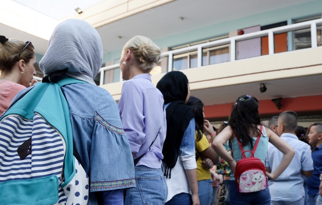 Ριτσώνα: Σχεδόν 200 προσφυγόπουλα δεν έχουν πάει εφέτος στο σχολείο – Εξοργιστικός ο λόγος