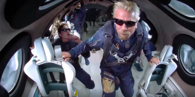 Ο Μπράνσον έδωσε τα πλάνα του διαστήματος και ο Στίβεν Κινγκ τον “πετσόκοψε” με ένα tweet