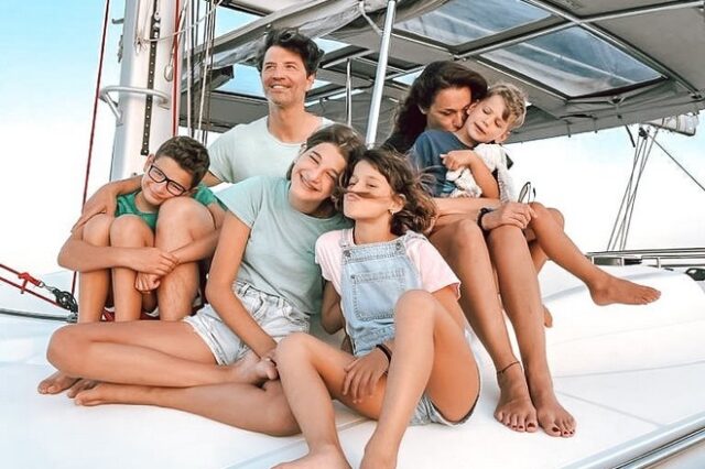 Σάκης Ρουβάς – Κάτια Ζυγούλη: Η οικογενειακή, καλοκαιρινή φωτογραφία σε σκάφος