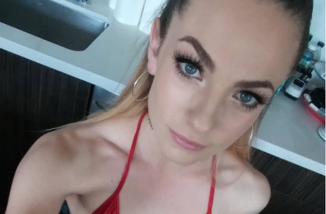 Νεκρή η πορνοστάρ Dahlia Sky – Βρέθηκε μέσα στο όχημά της