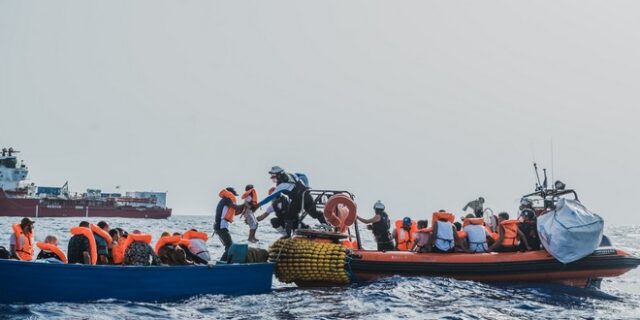 Το πλοίο Ocean Viking διέσωσε 44 πρόσφυγες στη Μεσόγειο