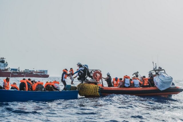 Το πλοίο Ocean Viking διέσωσε 44 πρόσφυγες στη Μεσόγειο
