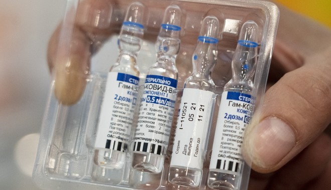 Γιατί οι Ρώσοι συστήνουν αποχή από το σεξ μετά τον εμβολιασμό