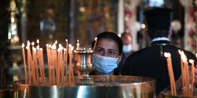 Υποχρεωτικός εμβολιασμός και για τους ιερείς