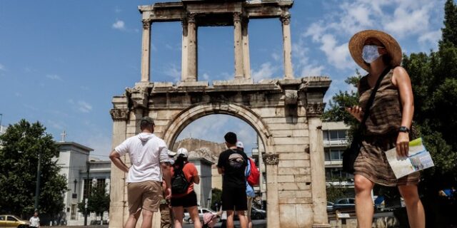 “Κλειδί” για την πορεία των εσόδων ο τουρισμός – Οι προκλήσεις
