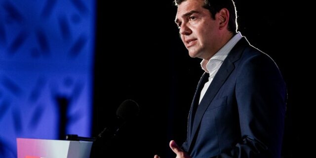 Τσίπρας: “Ούτε με τον βούρδουλα, ούτε με το φιλοδώρημα. Με πειθώ θα επιτευχθεί η αύξηση των εμβολιασμών”