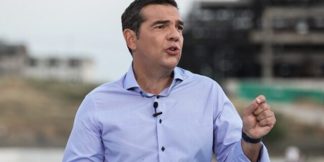 Τσίπρας για τη φωτιά στην Αχαΐα: Όσοι έχουν ευθύνη ας μην προκαλούν με σέλφι από τις παραλίες