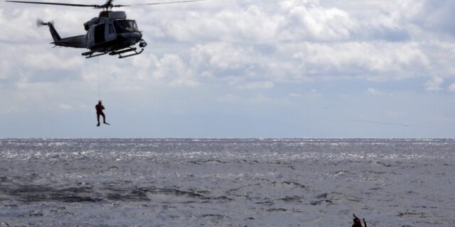 Τουρκία: Μεγάλη επιχείρηση για τη διάσωση μεταναστών μετά τη βύθιση σκάφους στα τουρκικά παράλια