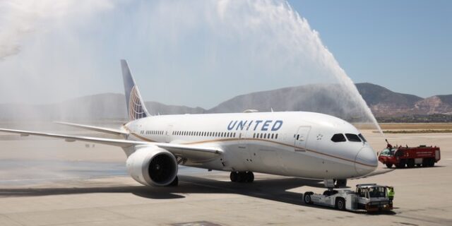 Έφθασε στην Αθήνα, η πρώτη πτήση της United Airlines από την Ουάσινγκτον