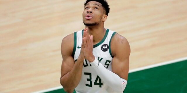 Μπακς – Σανς 109-103: Ο Αντετοκούνμπο οδήγησε τους Μπακς στη νίκη και τους τελικούς στο 2-2