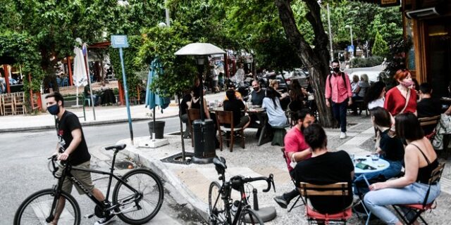 Κορονοϊός: Η εβδομάδα που προκάλεσε συναγερμό – Φόβοι για τέταρτο κύμα