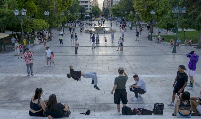 Οι νέοι στην Ελλάδα έχουν data αλλά δεν έχουν δουλειά – Σαρώνει η ανεργία