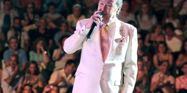 Τόλης Βοσκόπουλος: Πέθανε ο “Πρίγκιπας” του λαϊκού τραγουδιού