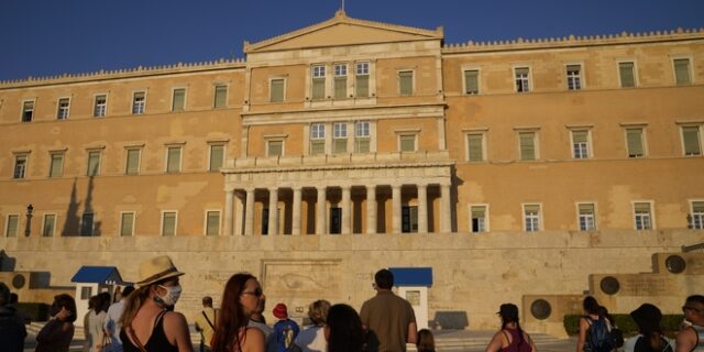 Η μετάλλαξη “Δέλτα” δοκιμάζει τον προϋπολογισμό – Οι κίνδυνοι