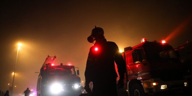 Φωτιές στην Αττική: Στην εντατική δύο εθελοντές πυροσβέστες