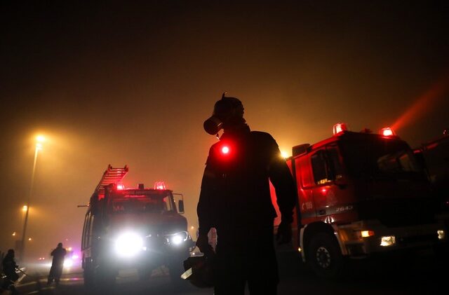 Φωτιές στην Αττική: Στην εντατική δύο εθελοντές πυροσβέστες