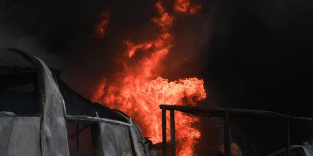 Οριοθετήθηκε η φωτιά στον Ασπρόπυργο