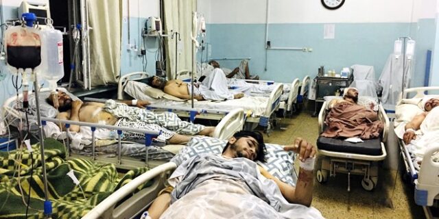 Αφγανιστάν: Πάνω από 100 νεκροί στη διπλή επίθεση του ISIS – Φρίκη στην Καμπούλ