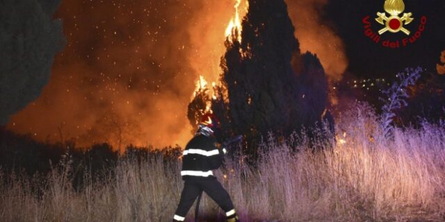 “Καίγεται” η Ιταλία: Πέντε οι νεκροί από τις πυρκαγιές