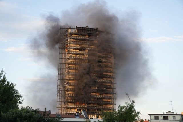 Ιταλία: Φωτιά σε ουρανοξύστη στο Μιλάνο – Εκκενώθηκε το κτίριο
