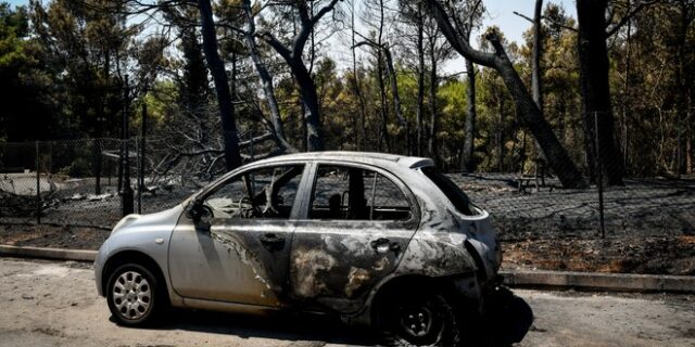 Φωτιά στην Αττική: Συγκλονιστικές εικόνες δείχνουν το μέγεθος της καταστροφής