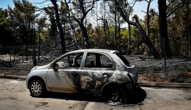 Φωτιά στην Αττική: Συγκλονιστικές εικόνες δείχνουν το μέγεθος της καταστροφής