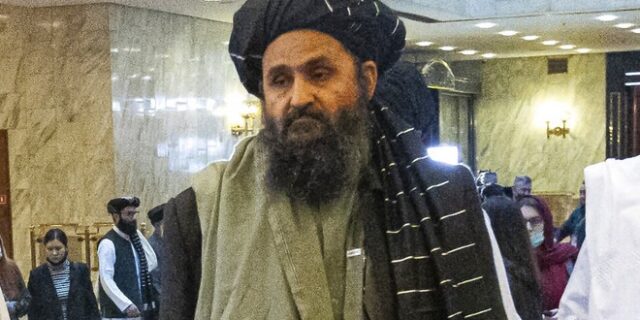 Στην Καμπούλ ο συνιδρυτής των Ταλιμπάν για συνομιλίες για τον σχηματισμό κυβέρνησης