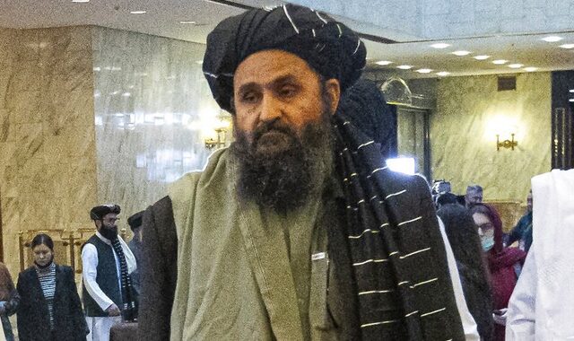 Στην Καμπούλ ο συνιδρυτής των Ταλιμπάν για συνομιλίες για τον σχηματισμό κυβέρνησης