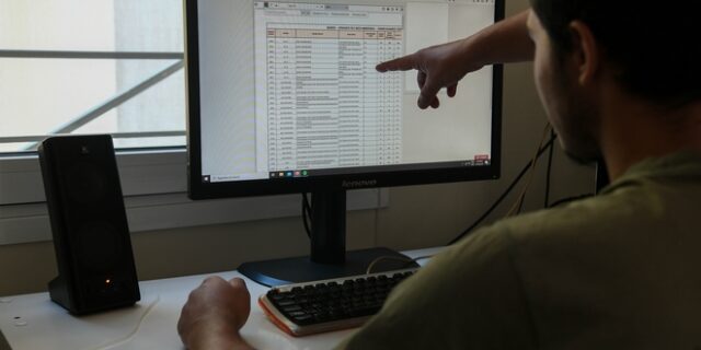 Επειδή τα παιδιά μας θέλουμε να σπουδάσουν με αξιοπρέπεια στην Ελλάδα