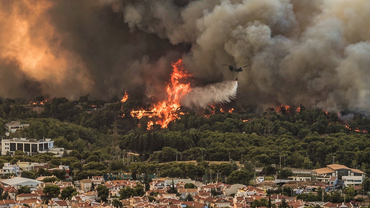 Φωτιές: Πάνω από 60.000 στρέμματα κάηκαν μέσα σε 4 μέρες