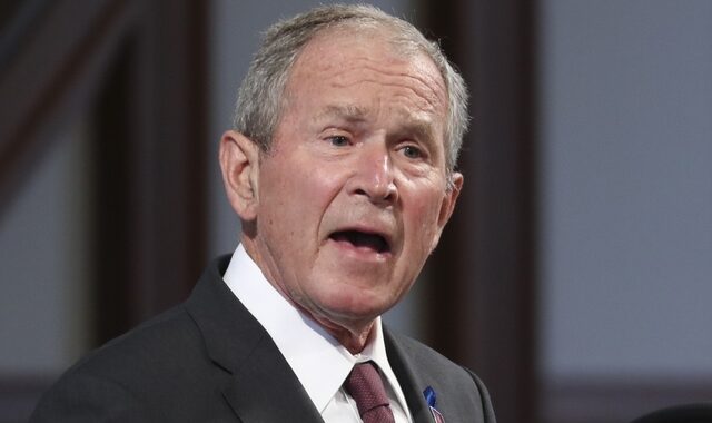 ΗΠΑ: Ο πρώην πρόεδρος Μπους εκφράζει τη “βαθιά λύπη” του για το Αφγανιστάν