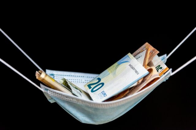 Κορονοϊός: Δεν υπάρχει ιδιαίτερος κίνδυνος μόλυνσης από χαρτονομίσματα και κέρματα