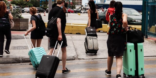 ETUC για την πρόσβαση των Ευρωπαίων στις διακοπές: Στη χειρότερη θέση οι Έλληνες