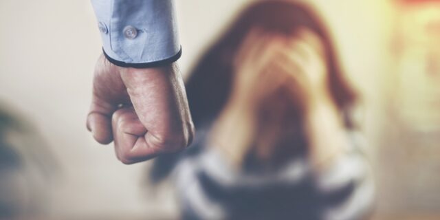 Πάνω από 550 καταγγελίες για ενδοοικογενειακή βία το πρώτο δεκαπενθήμερο του Αυγούστου