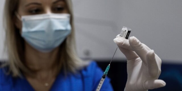 Εμβόλια mRNA: Επιστήμονες εξηγούν τον μηχανισμό της σπάνιας εμφάνισης μυοκαρδίτιδας