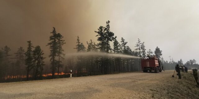Φωτιές στη Σιβηρία: Τεράστια καταστροφή – Ο καπνός έφτασε στο Βόρειο Πόλο