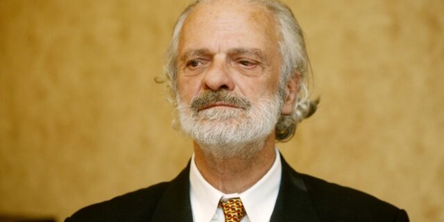 Σπύρος Φωκάς: “Ζούμε αξιοπρεπώς, μην μας αναστατώνετε” δηλώνει η σύζυγός του