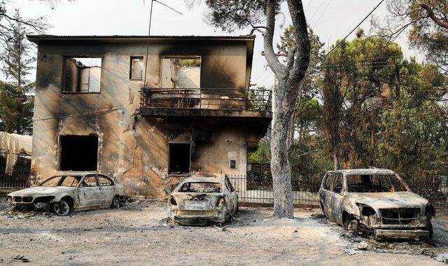 ΔΕΗ: Διαγραφή οφειλών για όσους κάηκαν τα σπίτια τους