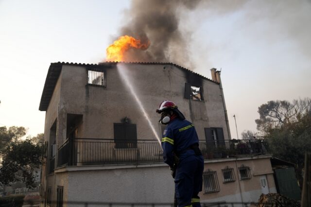 Βαρυμπόμπη: Στάχτη κοντά στα 13.000 στρέμματα, καταστροφές σε 76 σπίτια