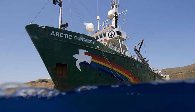 Greenpeace: Το εμβληματικό Arctic Sunrise ξεκινάει έρευνα πεδίου για τα κητώδη της Ελληνικής Τάφρου
