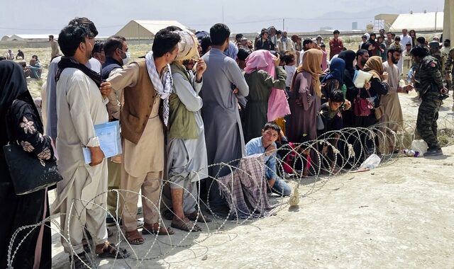 Αφγανιστάν: Έφυγαν πάνω από 18.000 άνθρωποι – Αναμένονται ανακοινώσεις Μπάιντεν