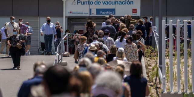 Πλήρως εμβολιασμένος ο μισός πληθυσμός της Ε.Ε