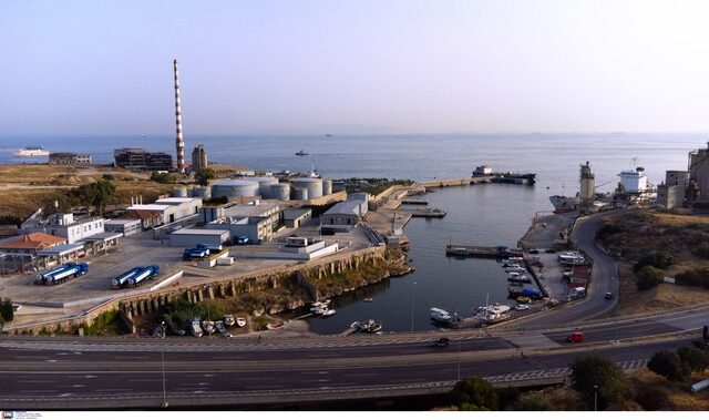 Αποκαταστάθηκε η κυκλοφορία των οχημάτων στη λεωφόρο Δραπετσώνας – Είχε κλείσει λόγω ανατροπής βυτιοφόρου