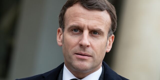 Μακρόν: Τρίτη δόση εμβολιασμού για τον ευάλωτο πληθυσμό της Γαλλίας