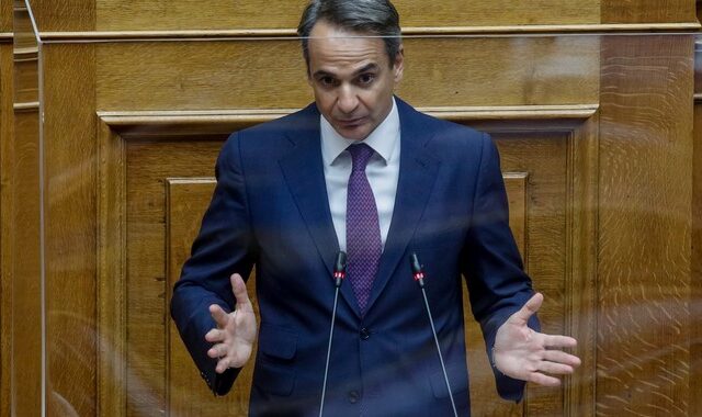 Μητσοτάκης για φωτιές: “Στη μία τραγωδία μετρούσαμε στρέμματα, στην άλλη φέρετρα”