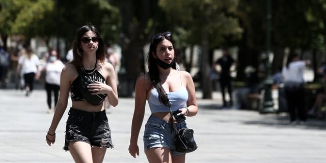 Κορονοϊός: Εξελίσσεται σε ασθένεια των νέων – Γεμίζουν τα νοσοκομεία
