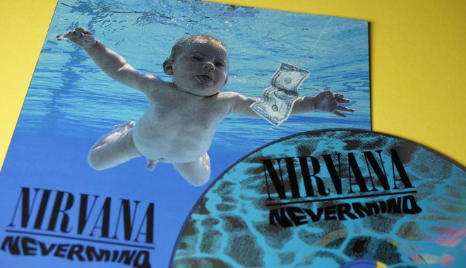 To μωρό στο εξώφυλλο του “Nevermind” μηνύει τους Nirvana για παιδική πορνογραφία