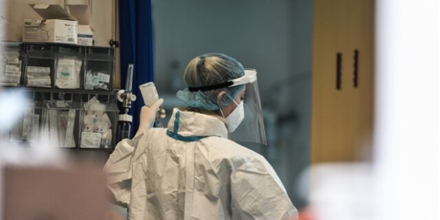 Παυλάκης: “Η μετάλλαξη Δέλτα έρχεται με οπλοπολυβόλο κι εμείς πάμε διακοπές με νεροπίστολα”