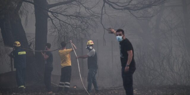 Φωτιές: Σε κρίσιμη κατάσταση οι δύο εθελοντές πυροσβέστες
